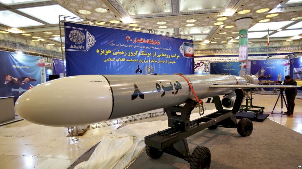 Iran Klaim Luncurkan Rudal Balistik, Bisa Capai Sasaran 1.300 KM