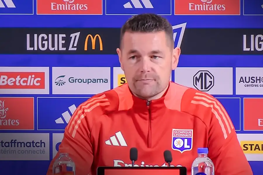 Lyon Siap Hadapi Brest di Pekan ke-17 Liga Prancis tanpa Enzo Molebe Pierre Sage