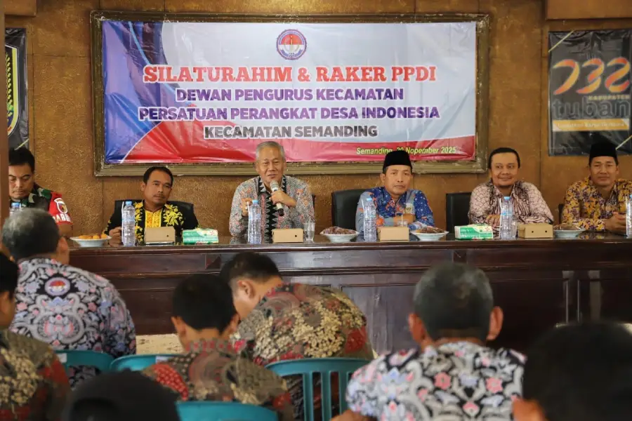 Pesan Wabup Tuban: Perangkat Desa Diharapkan Selaras dengan Pemkab Foto BeritaJatim.com