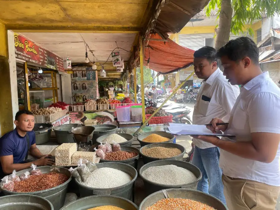 Sidak Jelang Ramadhan, Satgas Pangan Polres Mojokerto Temukan Beras Dijual di Atas HET Foto BeritaJatim.com