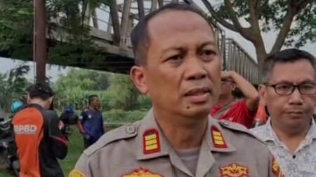 Diduga Jatuh dari Jembatan Ngrame, Ditemukan Meninggal di Sungai Brantas Ngoro Mojokerto Foto BeritaJatim.com