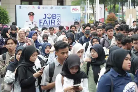 Ekspor IKM Surabaya Tembus 2,73 Juta Dolar AS, SIL Festival 2026 Serap Ribuan Tenaga Kerja Lokal Foto BeritaJatim.com