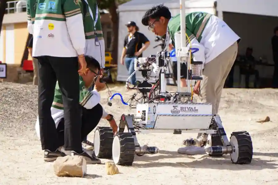 Tim RIVAL ITS Raih Penghargaan Best Rookie Team di Australia Foto BeritaJatim.com