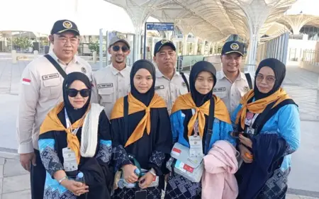 Drama 5 Jam di Imigrasi Madinah, Dua Jemaah Haji Remaja Kalteng Akhirnya Lolos Foto BeritaJatim.com