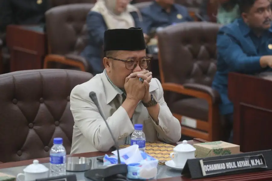 Merokok Saat Rapat Lazim Ditemui di DPRD Jember, BK: Tak Diatur Tatib Foto BeritaJatim.com
