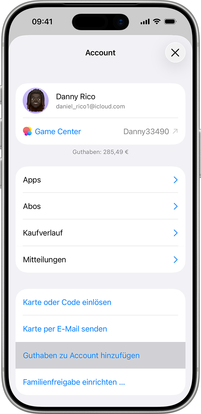 Ein iPhone 17 Pro mit dem Bildschirm „Account“ in der App Store-App. Um deinem Apple Account Geld hinzuzufügen, tippe auf „Geld zu Account hinzufügen“.