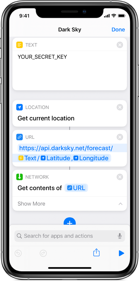 Handlingen Hent aktuel lokalitet, der er tilføjet mellem Tekst-handlingen og handlingen URL-adresse i genvejen, der sender en anmodning til Dark Sky-API'et.