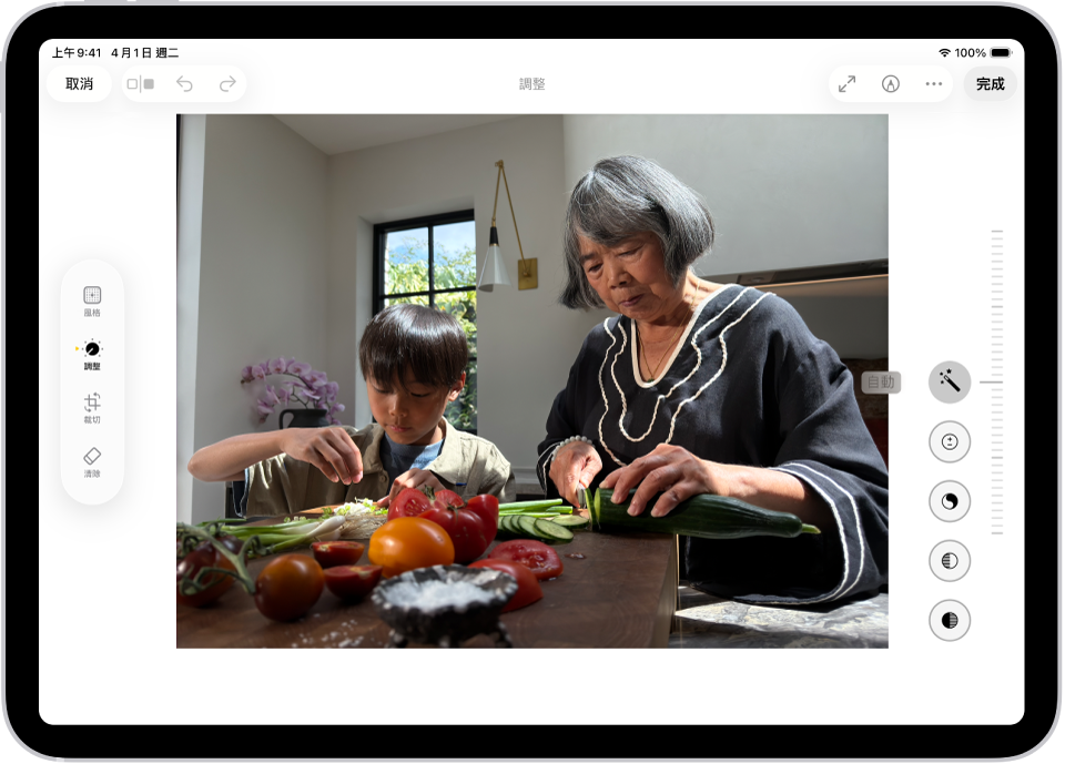 「照片」App 中的「編輯」畫面中央顯示一張照片。照片左側為「樣式」、「調整」、「裁切」和「清除」按鈕；已選取「調整」。照片右上角為用於編輯效果的按鈕，以及用於調整每個效果程度的滑桿。