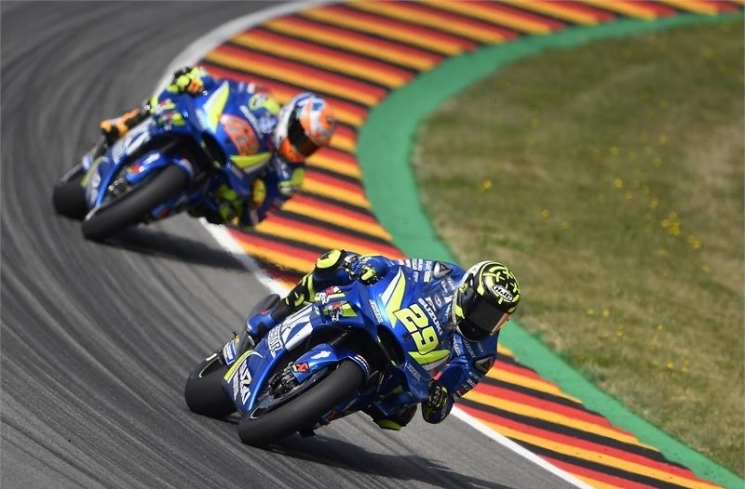 Iannone dan Alex Rins saat kualifikasi di Sachsenring/suzuki-racing.com