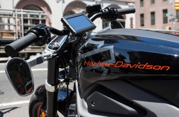 Beli Motor Listrik Harley-Davidson, Gratis Isi Ulang Daya 2 Tahun