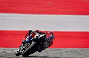 Kualifikasi MotoGP Jepang: Andrea Dovizioso Pimpin Balapan!