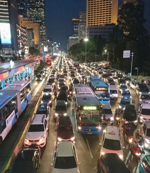 Kemacetan di Jakarta Bisa Jadi Spot Foto yang Instagrammable. (Instagram/jktinfo)