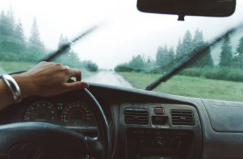 Apa Saja Tanda Anda Harus Ganti Wiper Mobil?