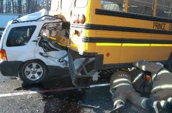 Ini Bukti Bus Sekolah di Luar Negeri Super Aman