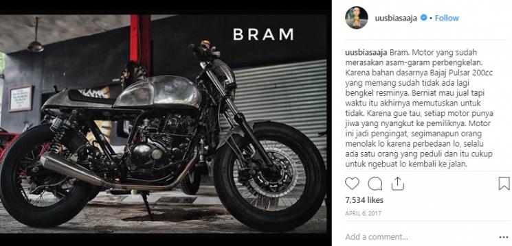 Uus dan motor kesayangan. (Instagram/@uusbiasaaja)