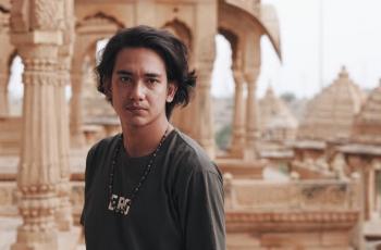 Bukan Alphard atau BMW, Ini Mobil Kesayangan Adipati Dolken