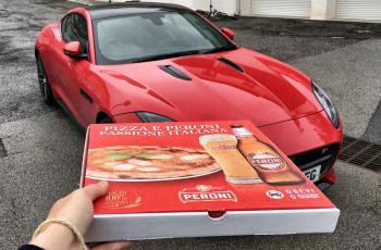 Cara Beli Pizza di Mobil Tanpa Sopir, Canggih Nggak Ketulungan