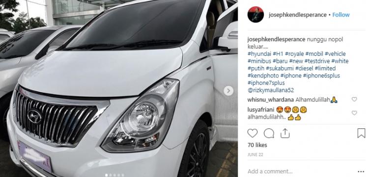 Mobil Desy Ratnasari. (Instagram/@josephkendlesperance)