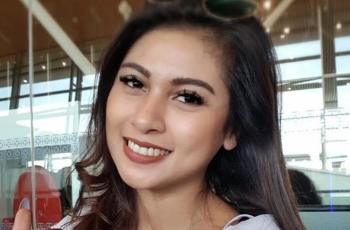 Yuk Intip Gaya Seksi Barbie Nouva dengan Tunggangan Kece, Wow