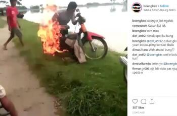 Motor Dilalap Api, Pria Ini Lakukan Hal Tak Terduga