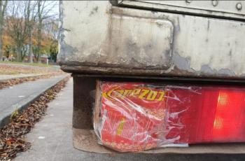 Lampu Truk Ini Ditempel Pakai Selotip dan Berujung Pilu