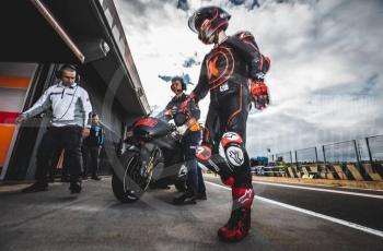 Tunggangi Motor Tanpa Merek, Jorge Lorenzo Bikin Penasaran