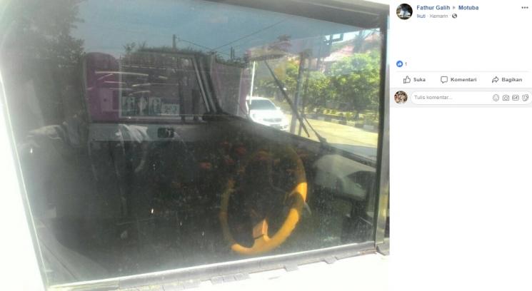 Mobil Jeep milik Nike Ardilla. (Facebook/Fathur Galih)