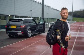 Jaguar Land Rover Ciptakan Pintu Otomatis untuk Kaum Disabilitas, Keren!