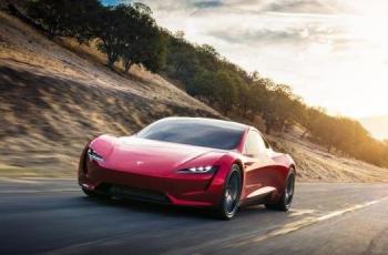 Elon Musk Janjikan Tesla Roadster Jadi Mobil yang Bisa Melayang, Canggih