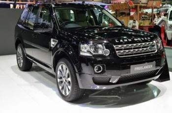 Duh, Begini Kronologi Land Rover Terjun ke Kolam Bundaran HI