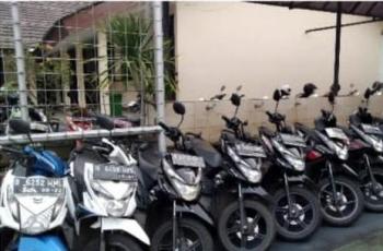 Warganet Rela Bayar Lebih Untuk Tukang Parkir Ini, Alasannya Bikin Haru