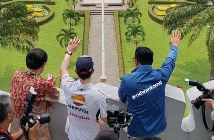 Marc Marquez jalan-jalan di Bandung. (Instagram/@marcmarquez93)