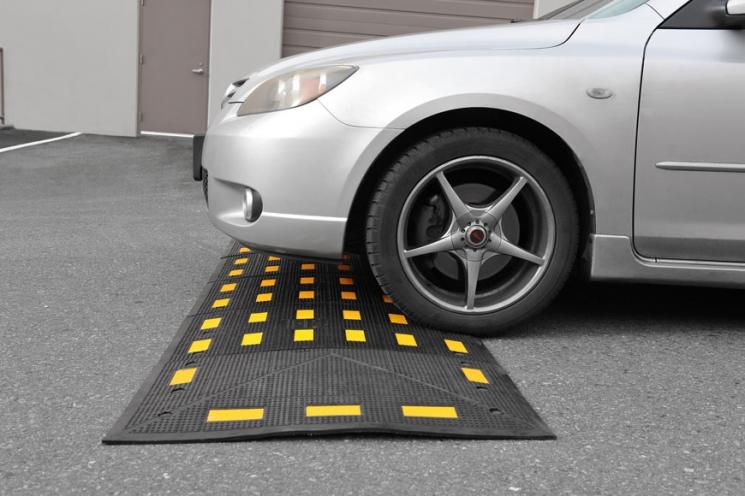 Ilustrasi Speed Hump. (Reliance Foundry)