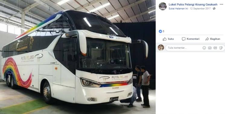 Wujud bus asli tanpa gambar Prabowo - Sandiaga Uno. (Facebook/Bentang Febrylian)