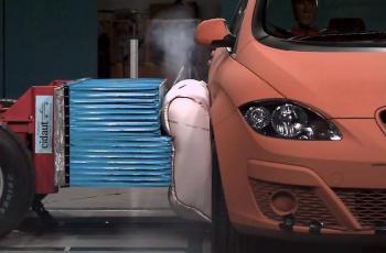 Inovasi Teknologi Airbag di Luar Mobil, Bikin Mobil Makin Aman