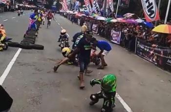Momen Kecelakaan di Balapan Motor Mini, Bikin Ingin Ketawa Tapi Nggak Tega