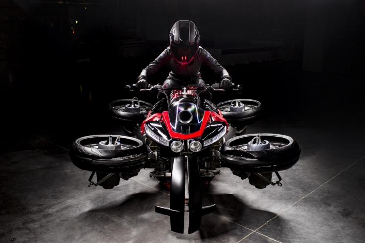 Lazareth La Moto Volante 496. (Lazareth)