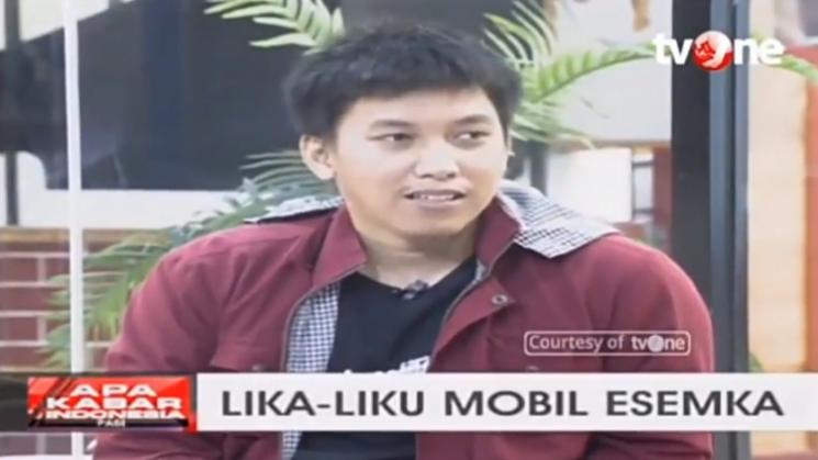 Pakar otomotif, Ridwan Hanif saat membicarakan produksi mobil Esemka. (Youtube)