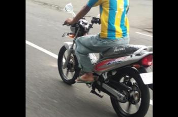 Masih Terbungkus Plastik, Motor Ayam Jago Suzuki Ini Bikin Penasaran