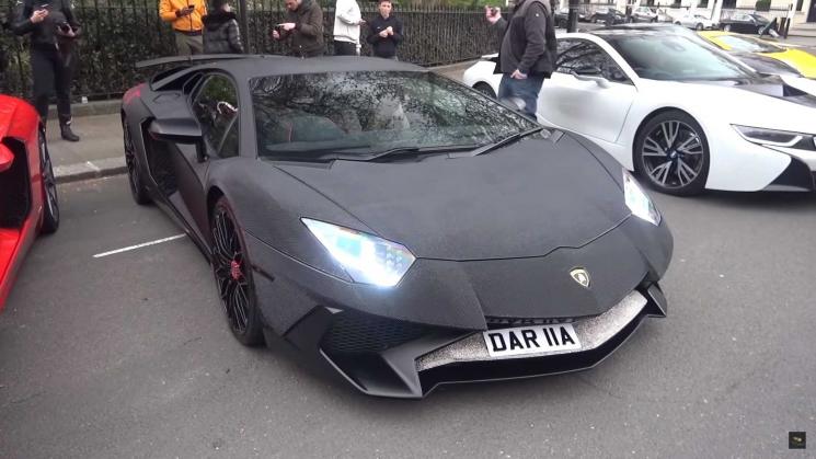 Lamborghini Aventador bertabur swarovski. (Motor1.com)