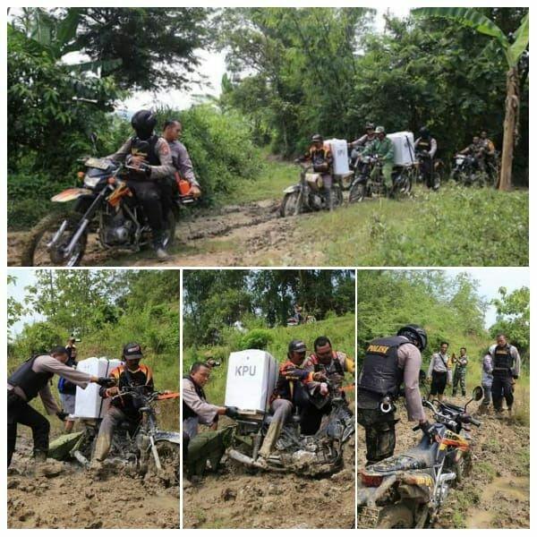 Kerasnya medan yang harus ditempuh saat petugas mengantarkan  surat suara tersebut. (Twitter)