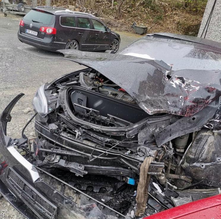 Mobil Tesla Model S 70D yang Alami Kecelakaan Parah. (Electrek)