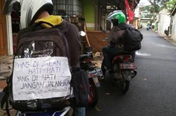 5 Tulisan Kocak Khas Pemudik Sepeda Motor, Bikin Nyengir di Jalan