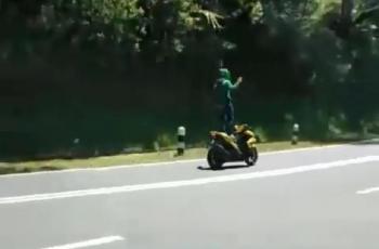 Meski Apik, Atraksi Pemotor di Lembang Ini Bikin Geram Warganet