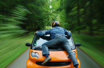 Hukuman Tabrak Lari Bikin Ngeri, Dendanya Bisa Setara Harga Toyota Avanza