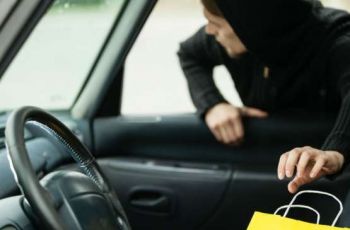 Bukan Barang Mewah, Maling Ini Nekat Bobol Mobil Demi Penutup Mulut