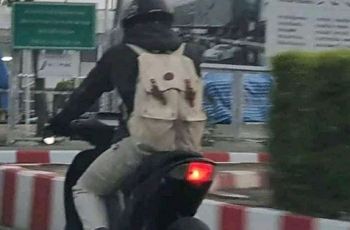 Kaki-Kaki Motor Ini Bikin Salah Fokus, Warganet: Supra Bar-Bar!