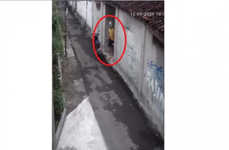 Pelaku diduga penculikan anak melakukan sesuatu kepada bocah perempuan (Instagram/jogja_ig)