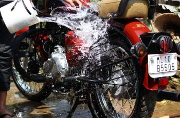 5 Tips Cuci Motor Anti Baret-Baret Club, Simak Panduannya