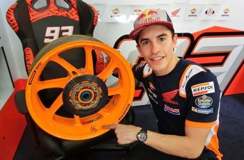 Marc Marquez Jatuh dan Diplopianya Kambuh, Repsol Salahkan Michelin tapi Dibantah